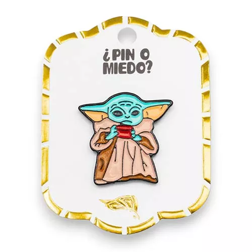 Pin metálico Baby Yoda