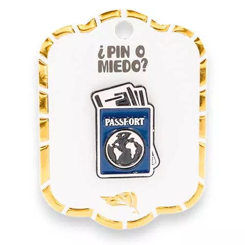 Pin metálico pasaporte